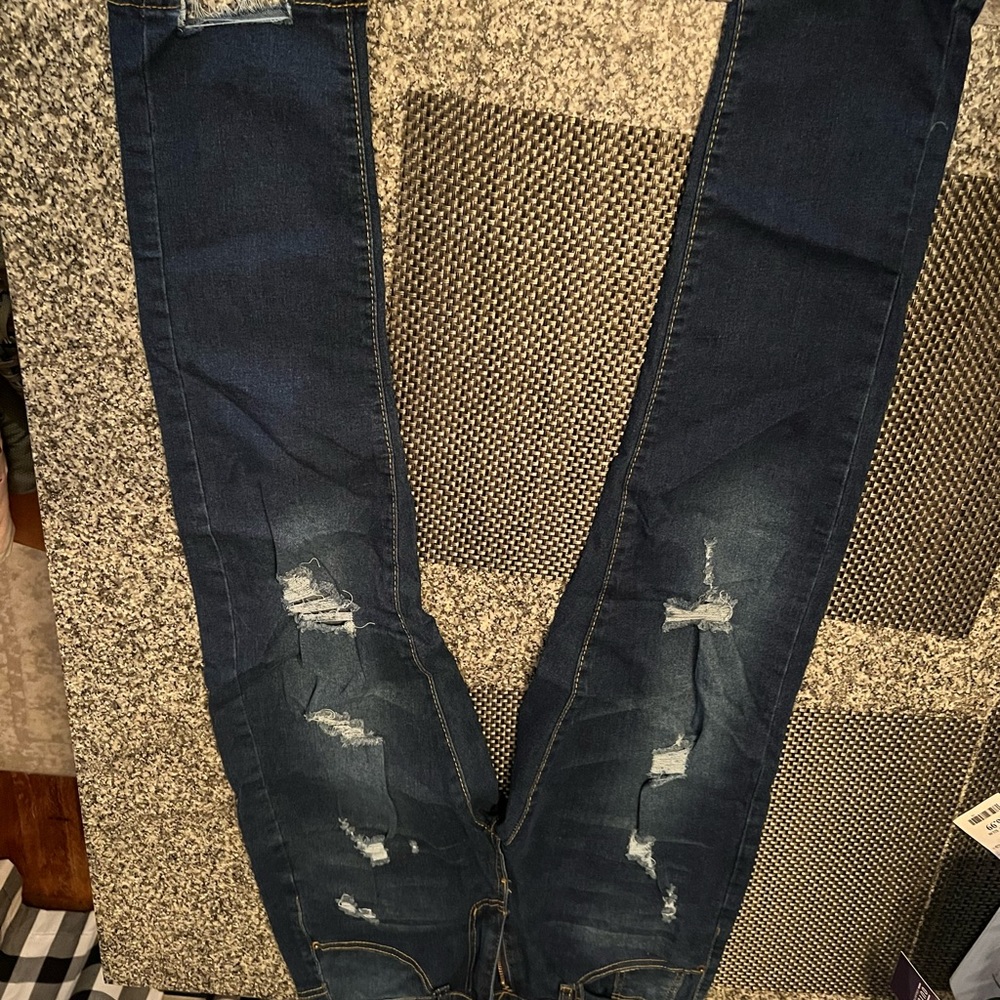 Lulus ripped jeans